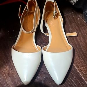 Brand new crown vintage flats